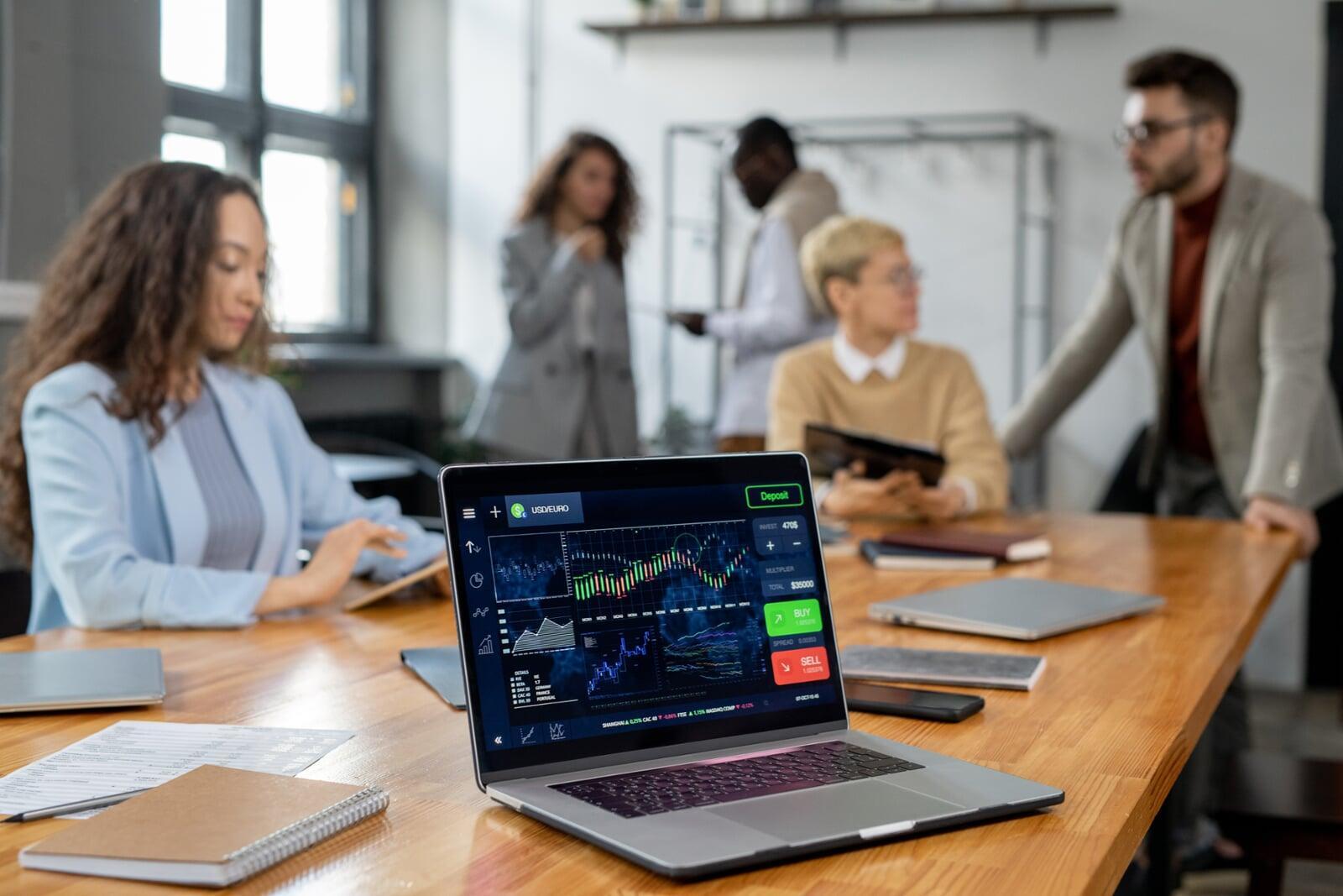 The role of FinTech in Improving Customer experience in business including e-commerce in Egypt: 